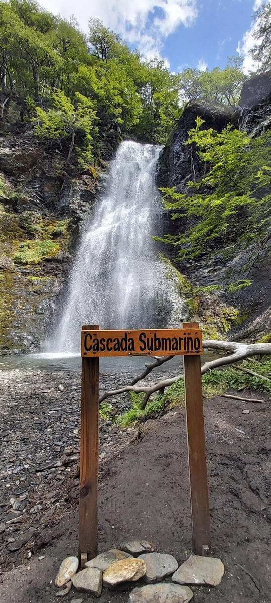 Cascada y Laguna Submarino — excursión en Ushuaia, Tierra del Fuego